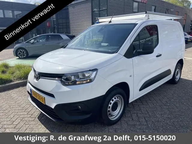 Toyota PROACE CITY 1.5 D-4D Navigator | Apple carplay/ Andoid auto | Navigatie | Achteruitrijcamera...