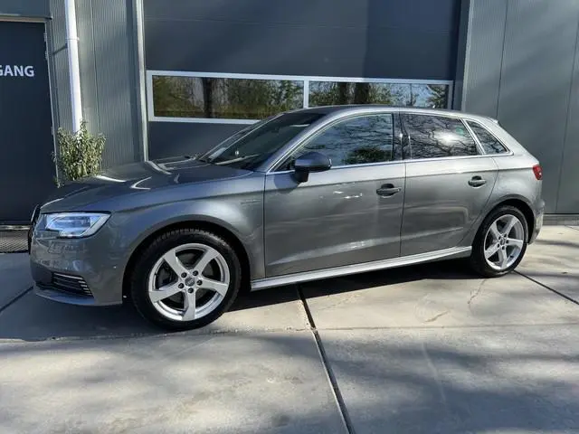 Audi A3 Sportback 1.4 e-tron 204pk Sport PHEV Adaptive Cruise control Sportstoelen Climate Control S...