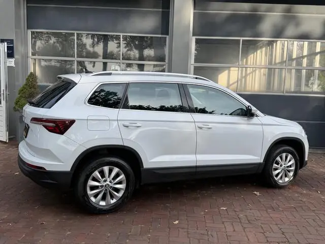 ŠKODA Karoq 1.5 TSI ACT Business Edition Full LED | Climate | Achteruitrijcamera | Carplay | LM-Velg...