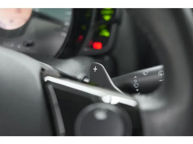 Citroen C1 1.0 VTi Shine | Automaat | Apple Carplay | Climate Control | Keyless Entry