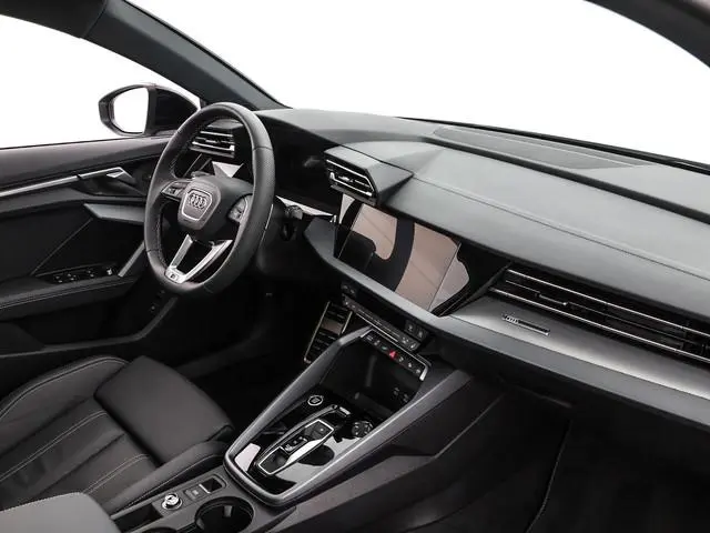 Audi A3 Sportback 45 TFSIe 272pk S-tronic S edition Competition · Panoramadak · Camera · Carbon Acht...
