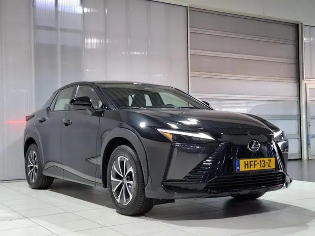 Lexus RZ