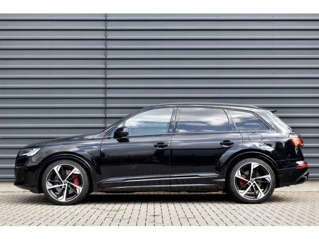 Audi Q7 60 TFSI e Quattro 462pk Competition | Panorama | 22'' Wielen | Matrix | Keyless entry | Came...