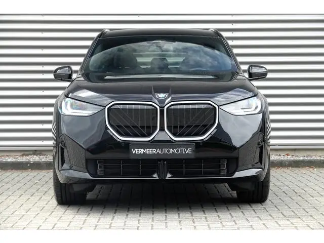 BMW X3 30e xDrive M Sport | Panodak | Trekhaak | Memory | Driving Assistant | Iconic Glow |