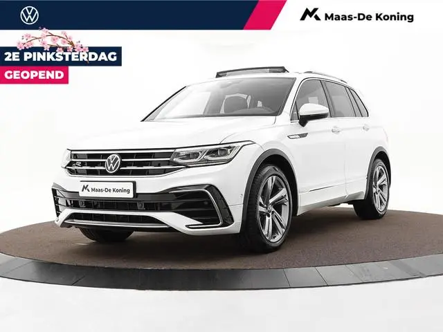 Volkswagen Tiguan 1.5 TSI 150pk DSG R-Line · Panoramadak · Trekhaak · Camera · Apple/Android Car Pla...