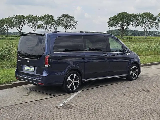 MERCEDES-BENZ EQV 300 wltp 365 km
