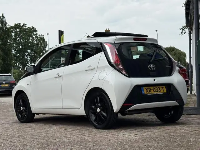 Toyota Aygo 1.0 VVT-i x-wave | VOUWDAK | CAMERA | KEYLESS | CARPLAY | NETTE AUTO |