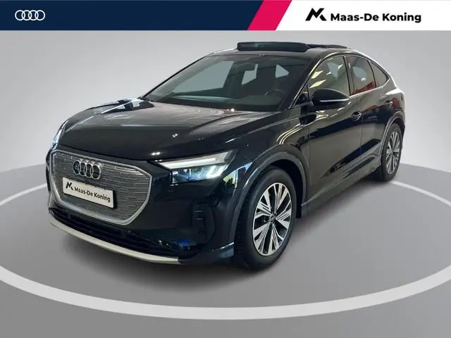 Audi Q4 Sportback e-tron 40 Advanced 204pk 82 kWh · Panoramadak · Trekhaak · Stoelverwarming · Apple...