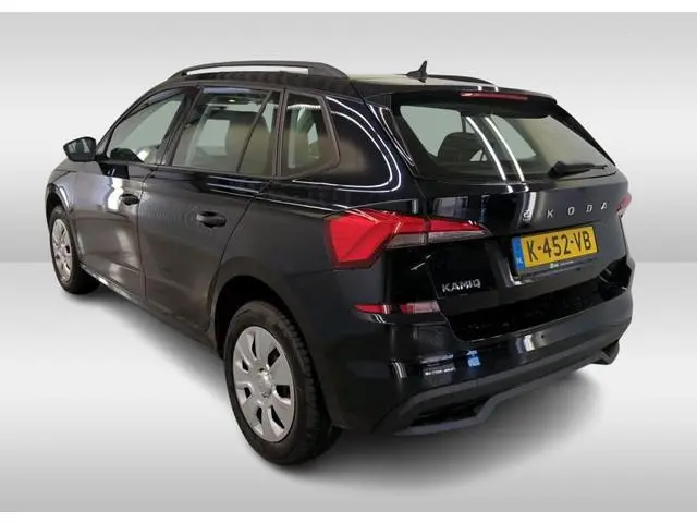 ŠKODA Kamiq 1.0 TSI 111PK  Active / Hoge instap / 6Versn. / Pdc. / Airco / Radio multimedia  / Cruis...