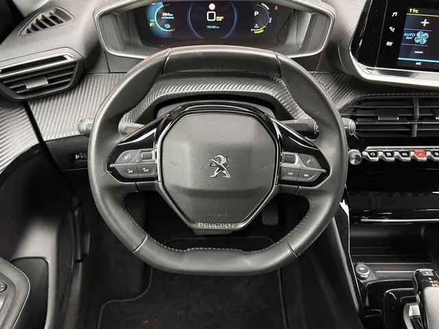 Peugeot e-208