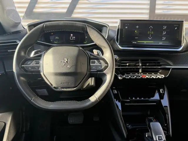 Peugeot 208 1.2 PureTech Allure 2e Eigenaar|Adap-cruise|Clima|Camera|Trekhaak|Carplay|PDC V+A|D-riem...