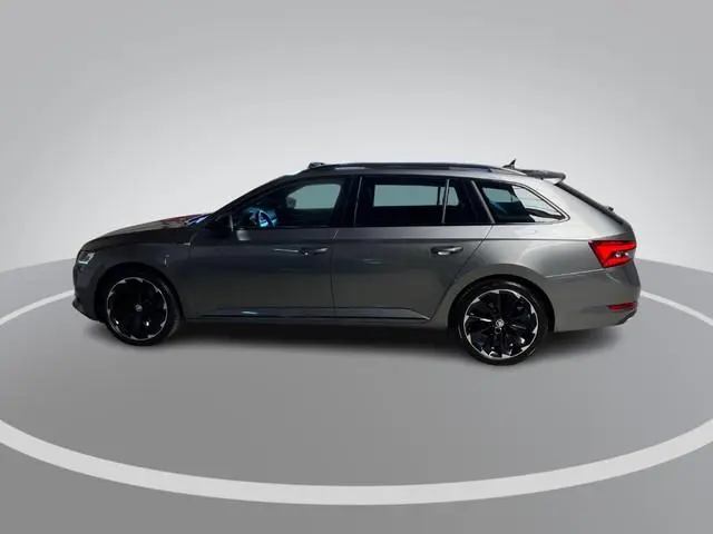 Skoda Superb 1.4PHEV 218PK Sportline DSG · Panoramadak · Trekhaak · Camera + Parkeersensoren · Stoel...