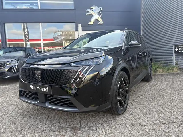 Peugeot e-5008