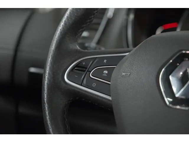 Renault Espace 1.8 TCe 225 Initiale Paris 7p. | Panoramadak | Lederen bekleding | Stoelverwarming |...