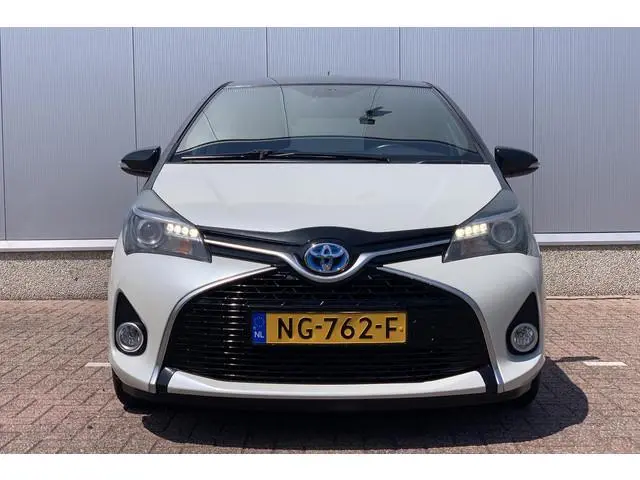 Toyota Yaris 1.5 Hybrid Volcano Edition Handbediening - Handgas en remmen!