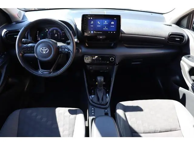Toyota Yaris 1.5 Hybrid 115 Dynamic, Comfortpack Stuurverwarming, Stoelverwarming.