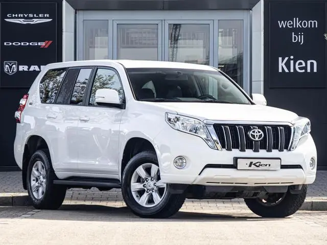 Toyota Land Cruiser 2.8 D-4D-F Challenger Blind Van | Cruise Control | Leder | Trekhaak | Navigatie...