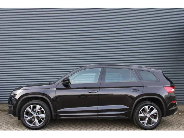 ŠKODA Kodiaq 1.5 TSI Sportline Panoramadak Leer/Alcantara Elektr.-Trekhaak Camera