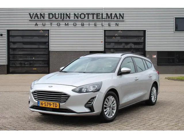 Ford Focus Wagon 1.0 EcoBoost Trend Edition Business / Clima / Trekhaak