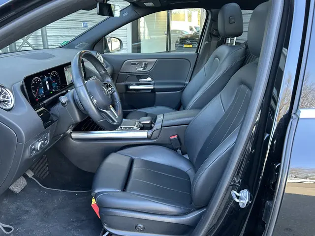 Mercedes-Benz GLA 250e // Panoramadak // Memory // MultiBeam LED // Carplay // Keyless // Augmented...