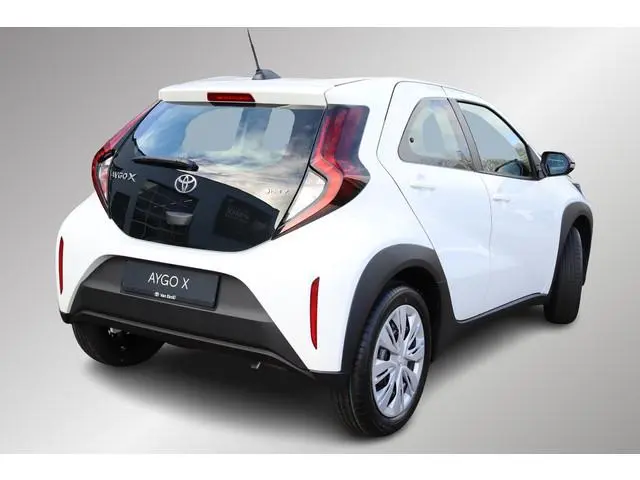 Toyota Aygo X Hybrid 115 play, Nieuw en snel leverbaar met €1.500 inruilvoordeel!