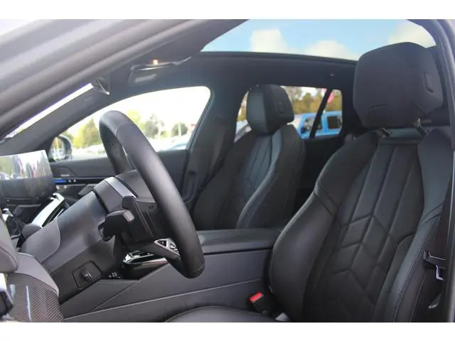 BMW 5-serie Touring 520i M-SPORT | PANORAMA DAK | TREKHAAK ELEKTRISCH WEGKLAPBAAR | HARMAN KARDON AU...