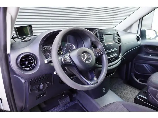 Mercedes-Benz Vito 140pk Automaat Euro6 Dubbele cabine 5 persoons Camera Trekhaak Crusie control