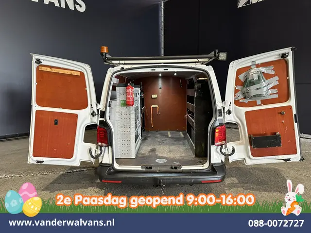 Volkswagen Transporter 2.0 TDI L2H1 Inrichting Euro6 Airco | Imperiaal | Omvormer | Camera | Apple C...