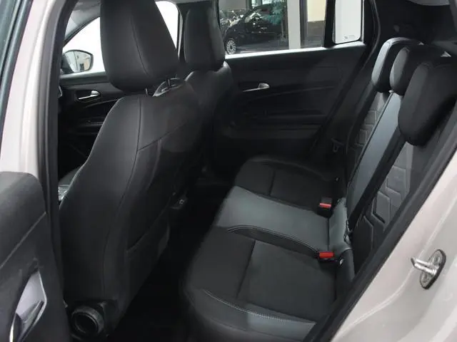 Jeep Avenger 1.2 e-Hybrid Altitude Automaat Climate control Adaptieve cruise control Led Achteruitri...