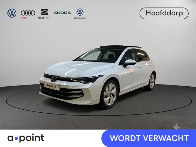 Volkswagen Golf 1.5 eHybrid Style Edition 204 pk Automaat (DSG) | Verlengde garantie | Navigatie | P...