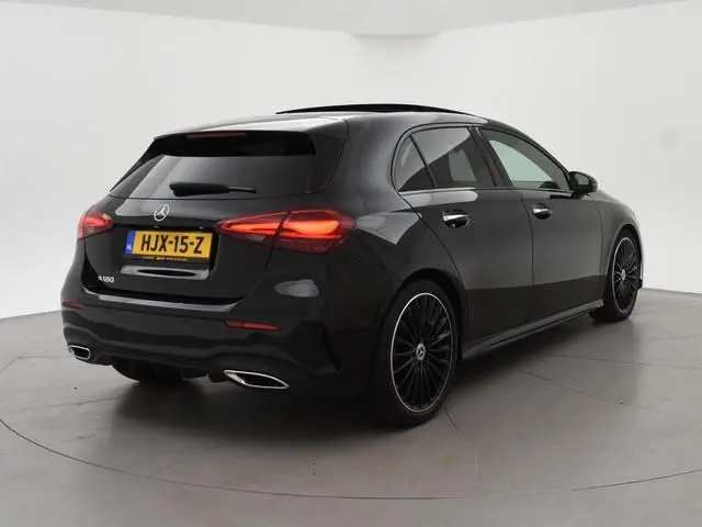 Mercedes-Benz A-klasse 180 STAR EDITION AMG LINE LIMITED + PANORAMA | SFEERVERLICHTING | 19 INCH LMV...