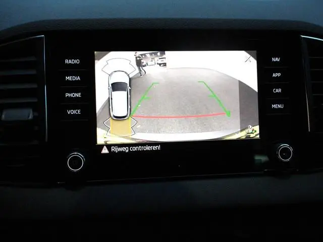 Skoda Karoq 1.5 TSI 150pk DSG Ambition Navigatie Apple Carpla/Android Auto Camera Climate Control Ad...
