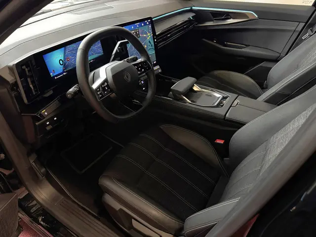 Renault Austral 1.3 160PK PANORAMA 1800 KG TREKGEWICHT TECHNO ELEK.KLEP  ELEK.STOEL NAVI STOEL/STUUR...