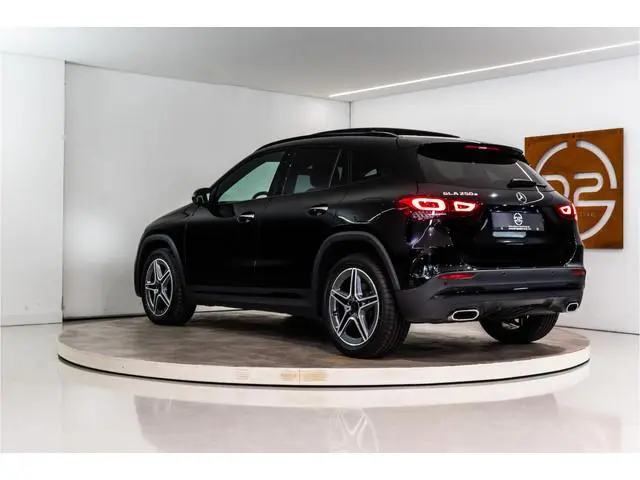Mercedes-Benz GLA-klasse 250 e AMG 218PK | Pano | Keyless | Dodehoek | ACC | Carplay | 12 MND Garant...