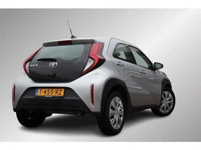 Toyota Aygo X 1.0 VVT-i Play Apple carplay, Android auto