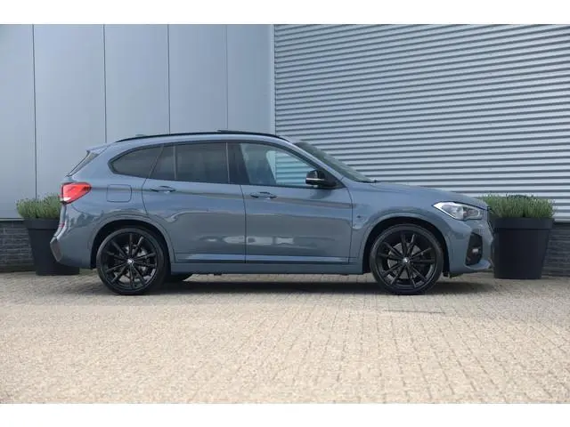 BMW X1 xDrive25e 220pk M-Sport Pano|Memory|H&K|Leder|Stuurvw|HUD|Cam