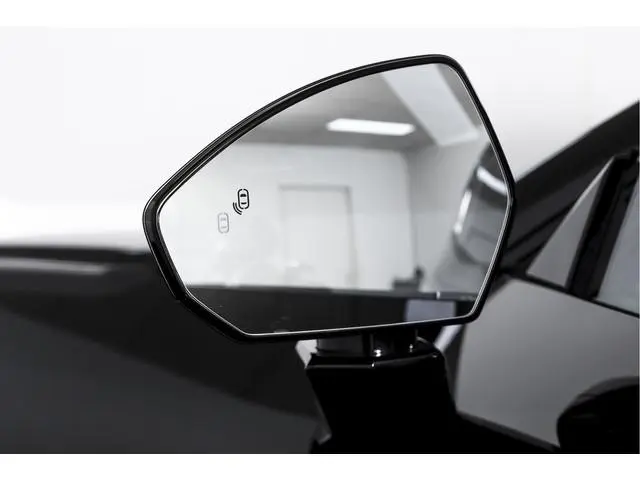 Lynk & Co 08