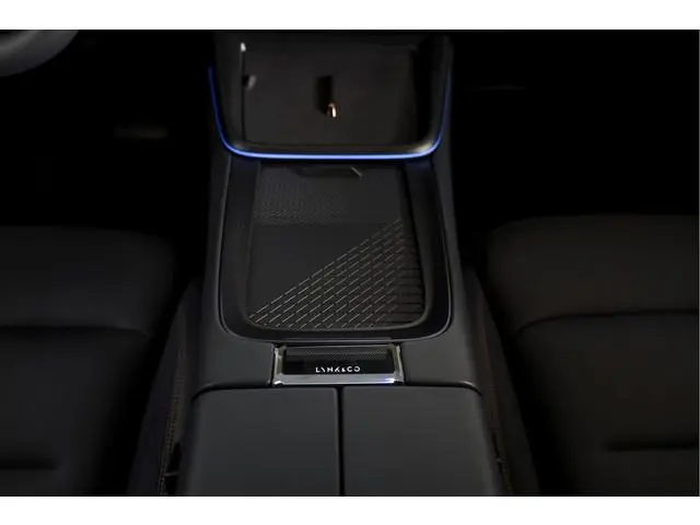 Lynk & Co 08