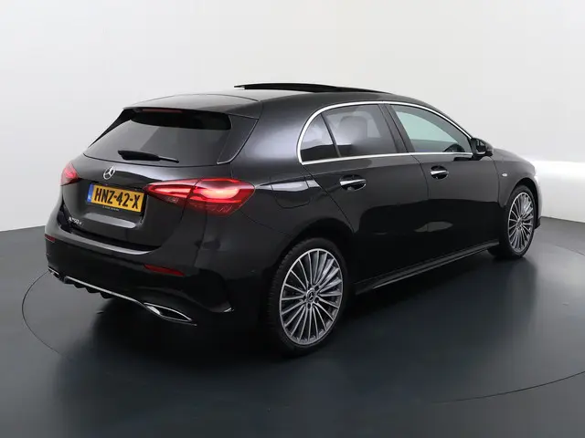 Mercedes-Benz A-klasse 250 e AMG line | Pano HUD Memory Sound 360 Camera