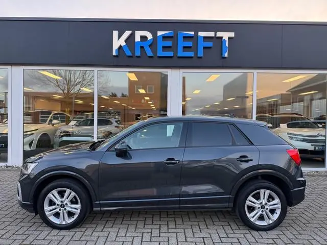 Audi Q2 35 TFSI S Edition Camera | App connect