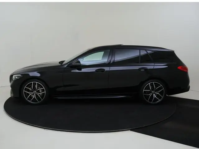 Mercedes-Benz C-klasse 180 Estate LIMITED / AMG/ Panoramadak/ 19 inch/ Night/ DISTRONIC