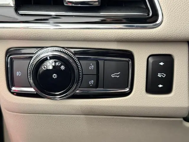 Lincoln Navigator
