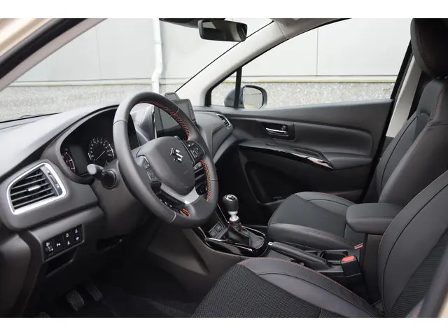 Suzuki S-Cross