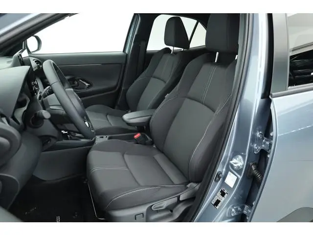 Toyota Yaris Cross 1.5 Hybrid 130 Dynamic | Rijklaar! | Facelift! | Celestite Grey | Camera | Stoel-...