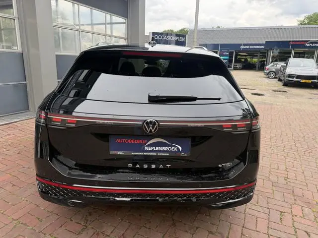 Volkswagen Passat Variant 1.5 eHybrid R-Line Edition | SoH 100% | 272pk | Pano | IQ.Light | ACC | Er...