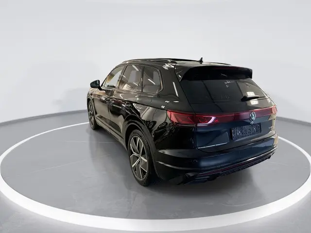 Volkswagen Touareg 3.0 TSi 462pk DSG eHybrid 4MOTION R · SOH 96.9% · Panoramadak · 360 Camera · Luch...