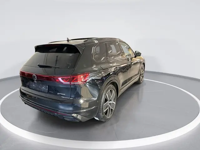 Volkswagen Touareg 3.0 TSi 462pk DSG eHybrid 4MOTION R · SOH 96.9% · Panoramadak · 360 Camera · Luch...
