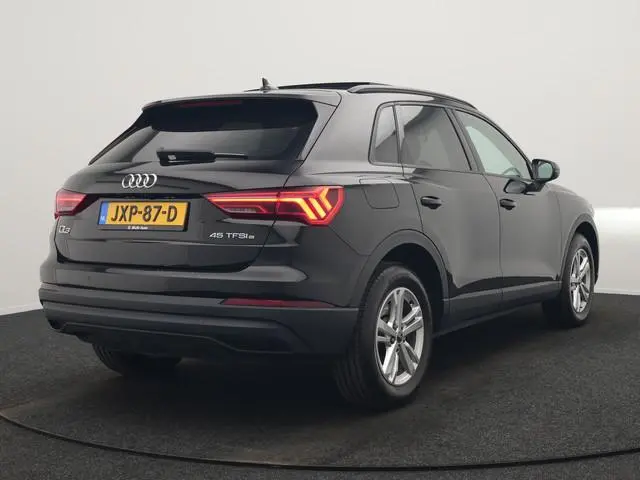 Audi Q3 45 TFSI e PHEV 245pk Dealer O.H. | Trekhaak Af Fabriek | Panodak | Camera | Alcantara Sports...