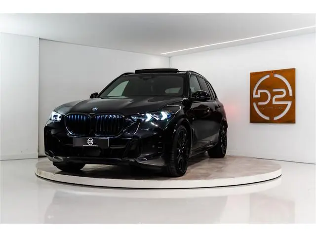 BMW X5 xDrive50e M-Sport Pro 490PK | Harman/Kardon | Pano | Kuipstoelen | Glow | 360 | VOL! Fabrieks...