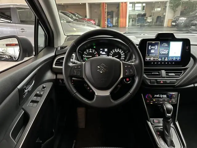 Suzuki S-Cross
